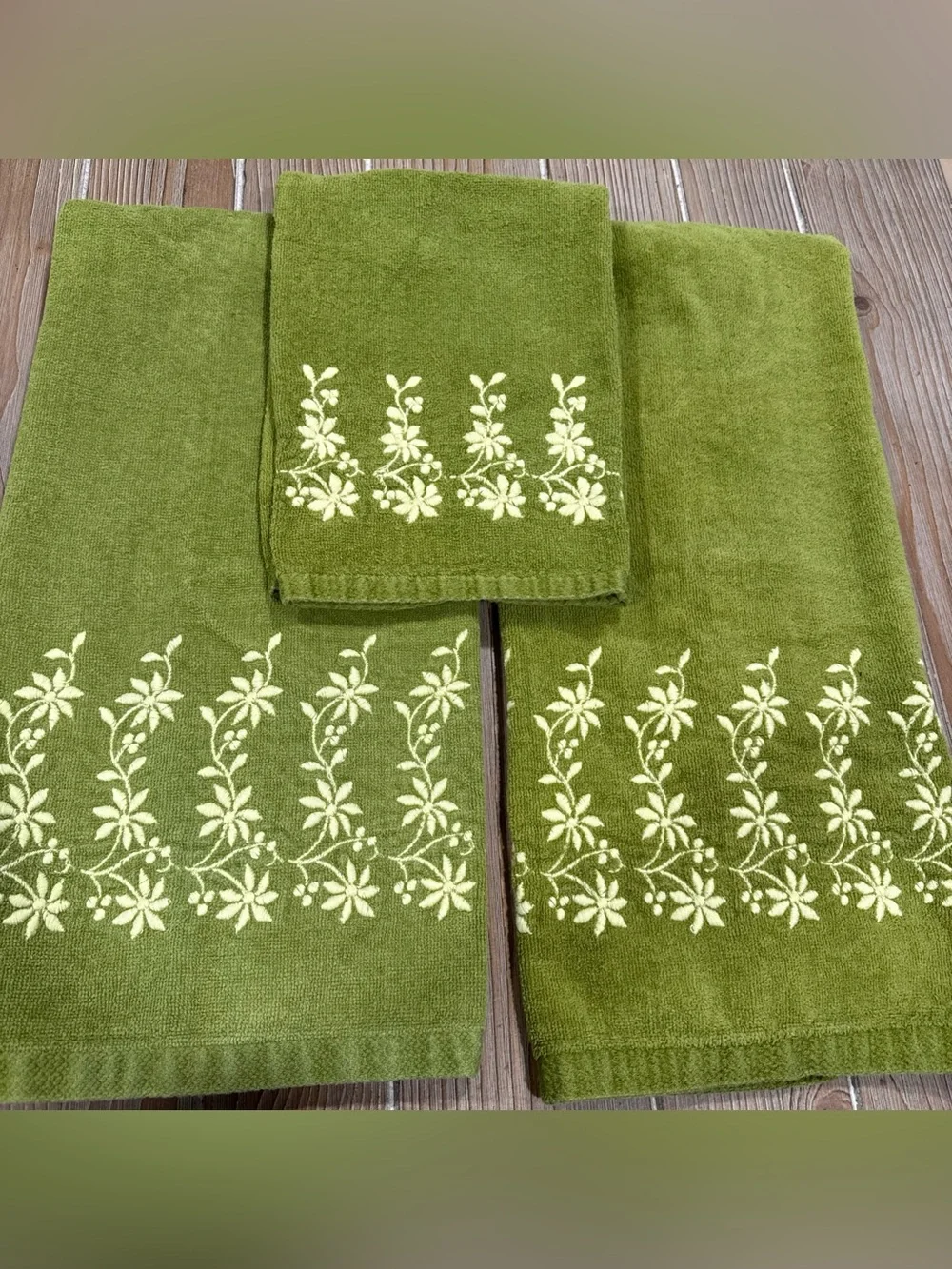 MCM Dundee Golden Crown Towel Set 3pc Avocado Green Floral Vine Retro Cotton USA